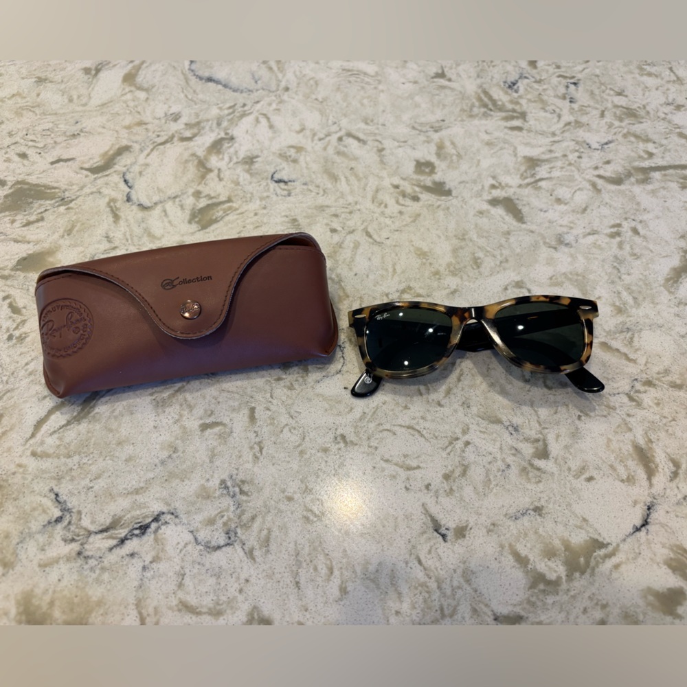 Ray-Ban Classic Wayfarer Tortoise Sunglasses